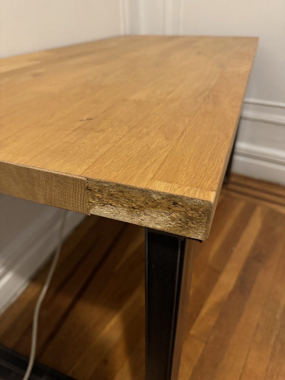 Desk - photo 4