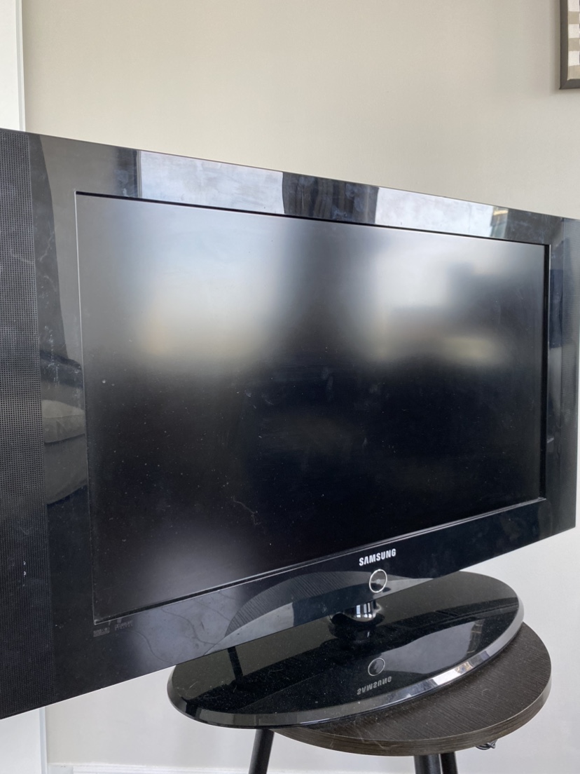 TV, projector and Vacuum - photo 3