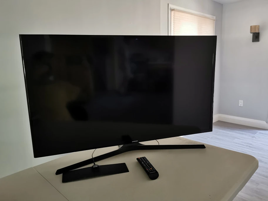 40" Samsung Smart LED TV - photo 2