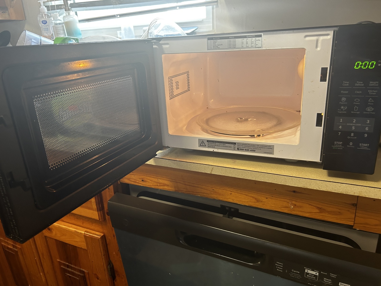 Comfee countertop microwave oven - photo 2