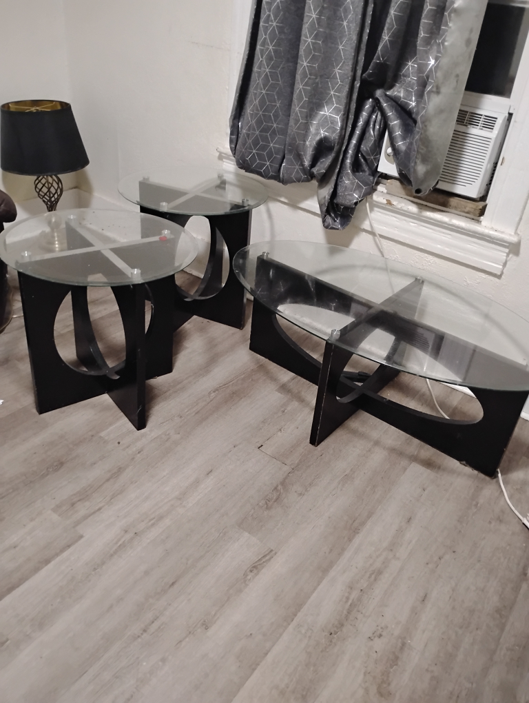 coffee and end tables glass good condition asking 100 obo
