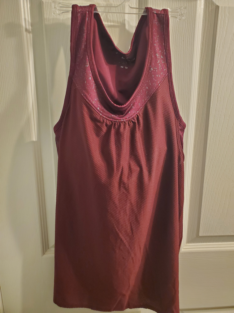 2 Sports tops #freecycle image indicator(3)