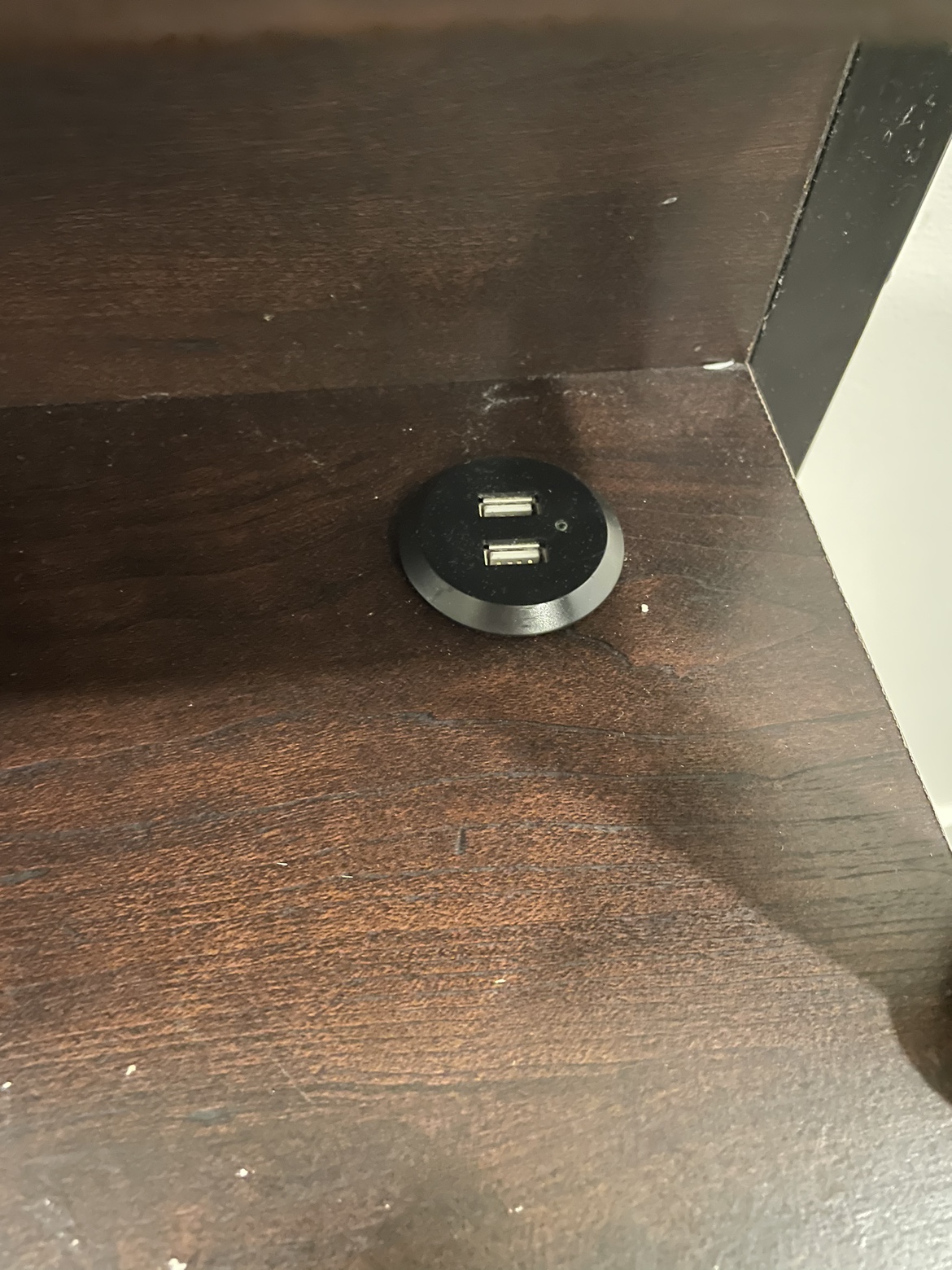 Office desk - photo 2