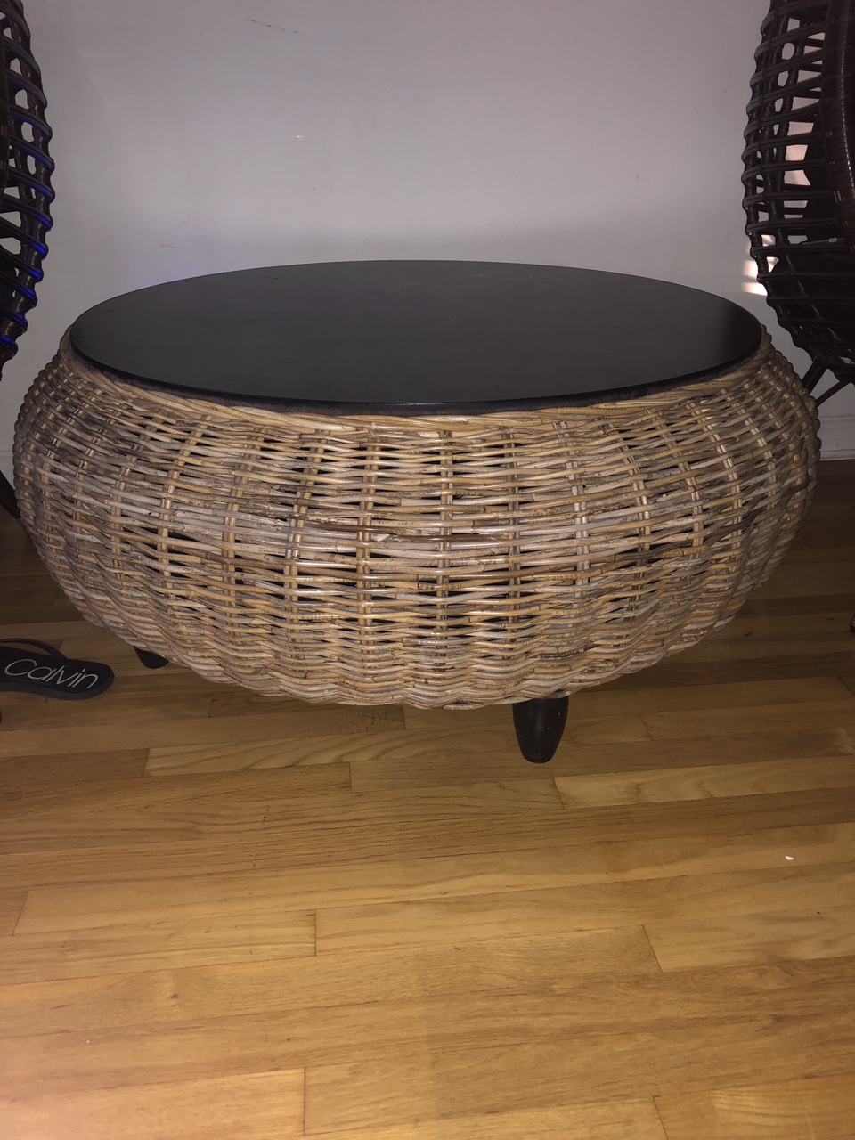 Round Table Furniture - photo 2