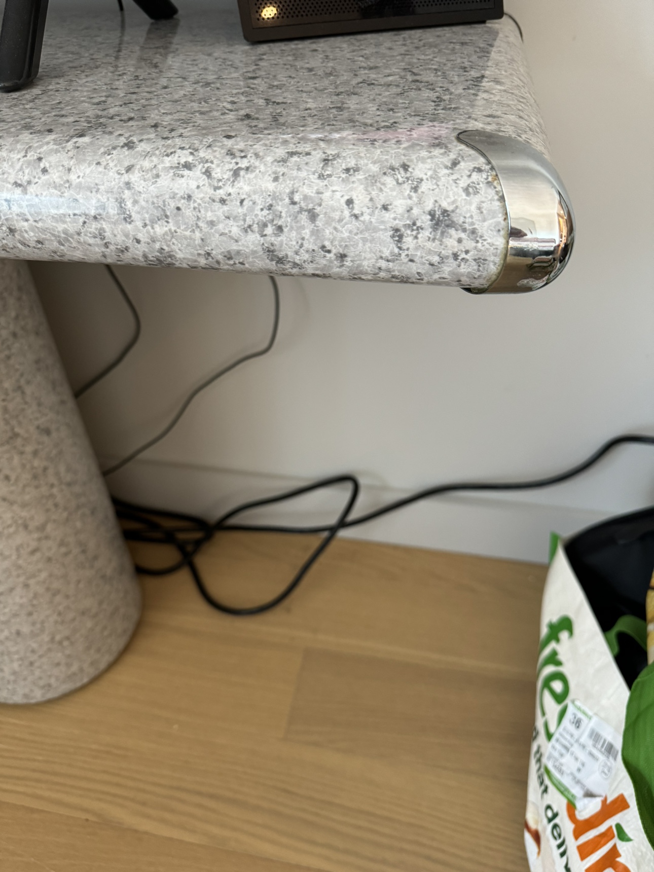 Faux marble console - photo 3