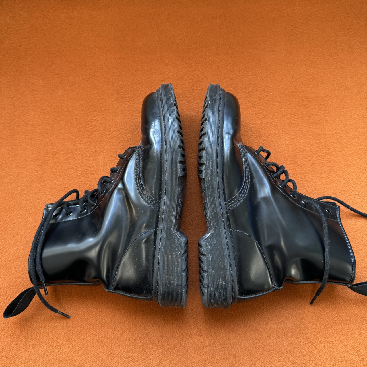 Dr. Martens black boots image indicator(5)