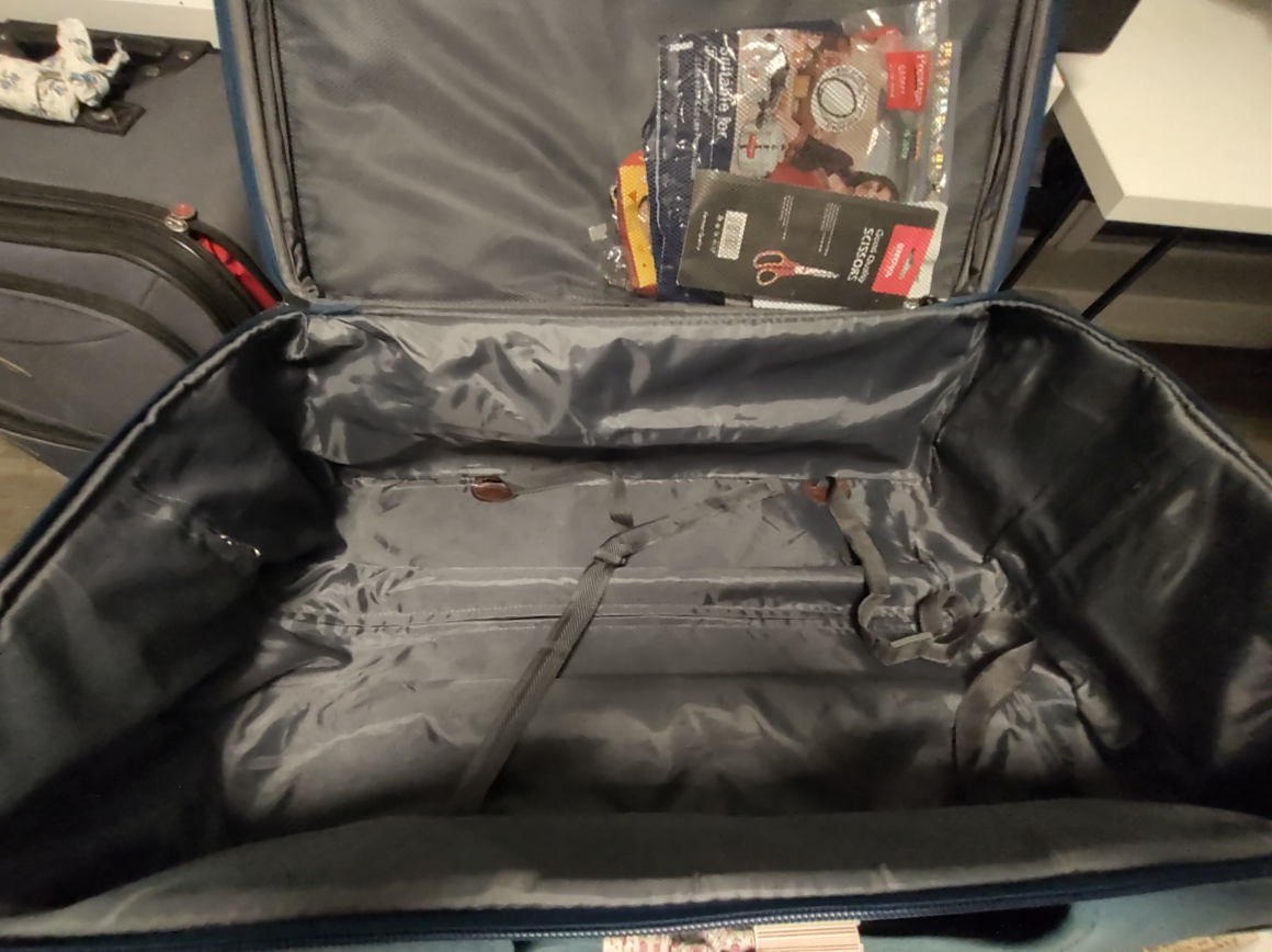 Large Suitcase image indicator(8)