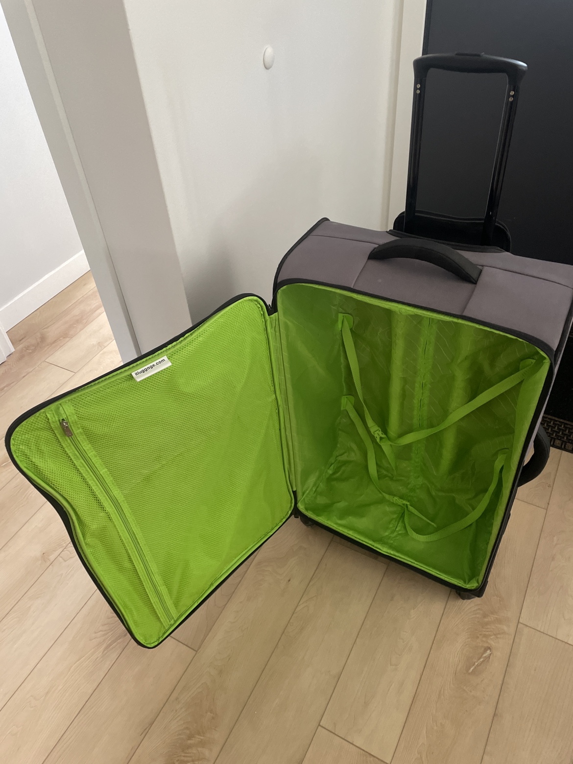 IT luggage suitcase - photo 4