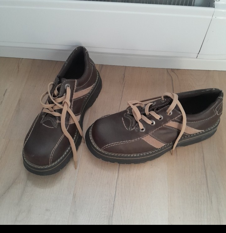 Nevada Brogue shoe image indicator(2)