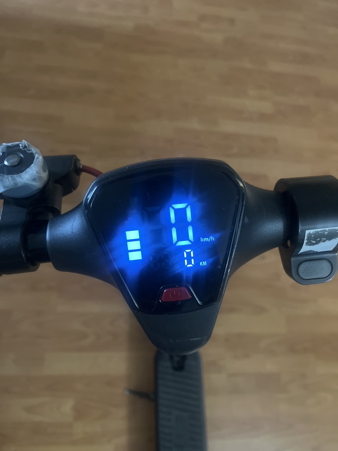 Gotrax electric scooter - photo 2