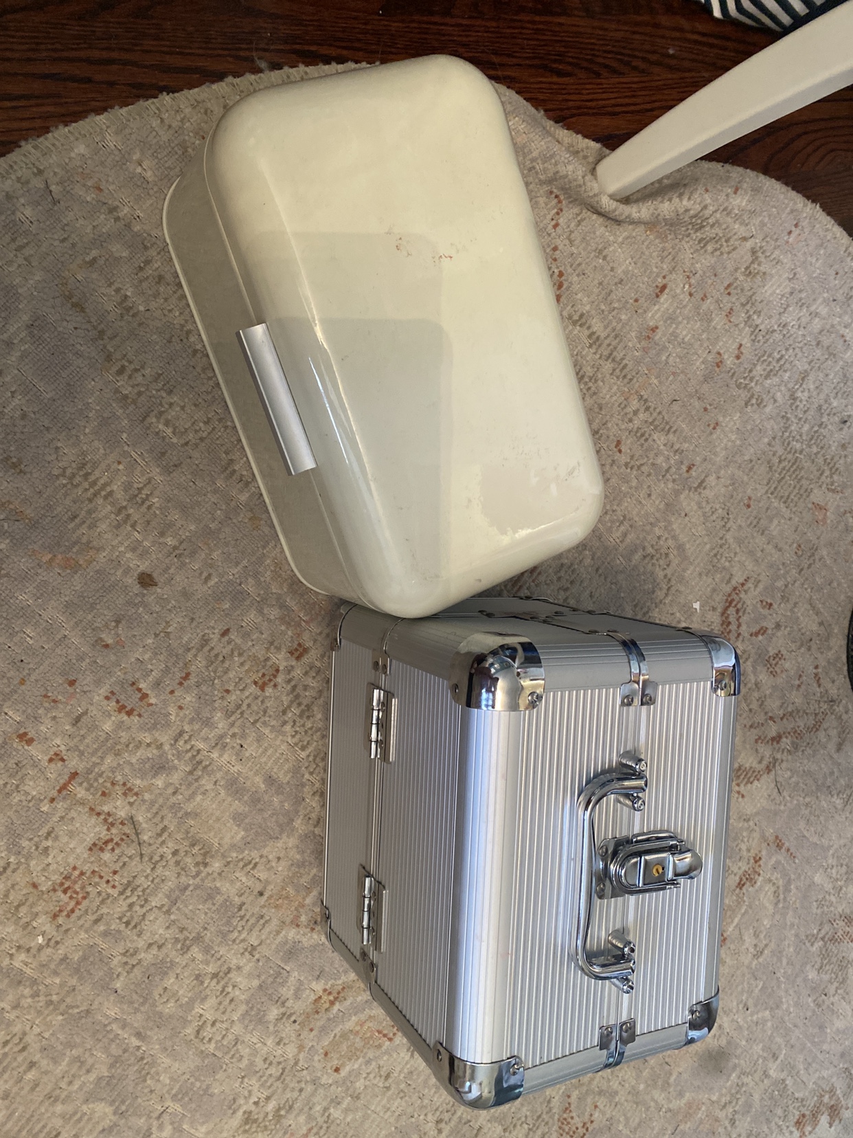Breadbox, makeup carry case thumbnail