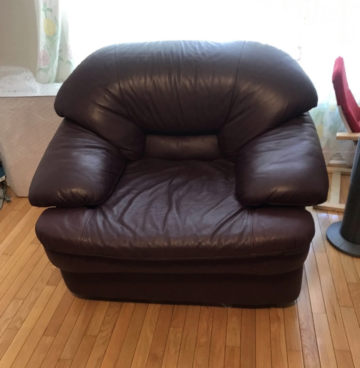 Real Leather Sofa Couch Set in Maroon Colour - photo 2