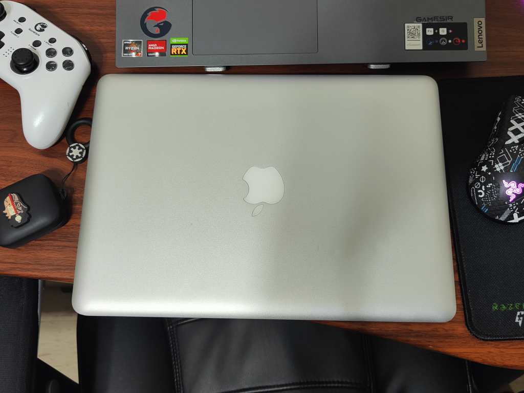 MacBook Pro 13 inch - photo 3
