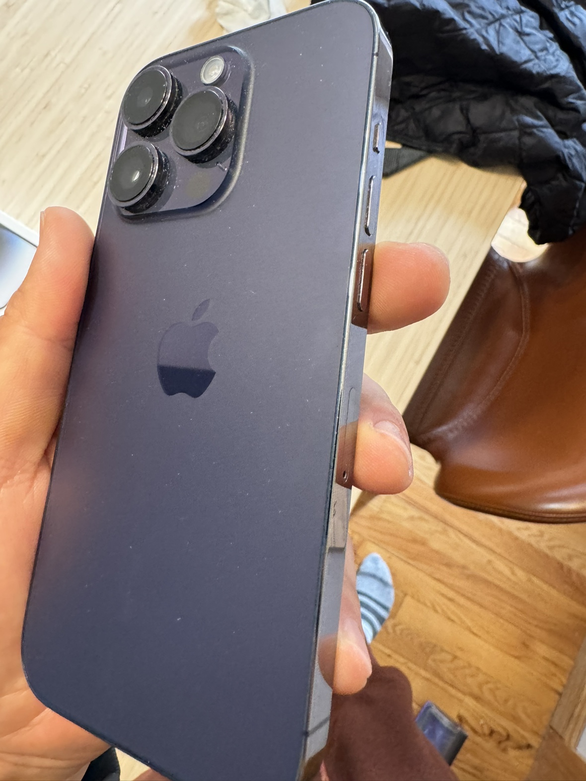 iPhone 14 Pro used for sale - photo 4