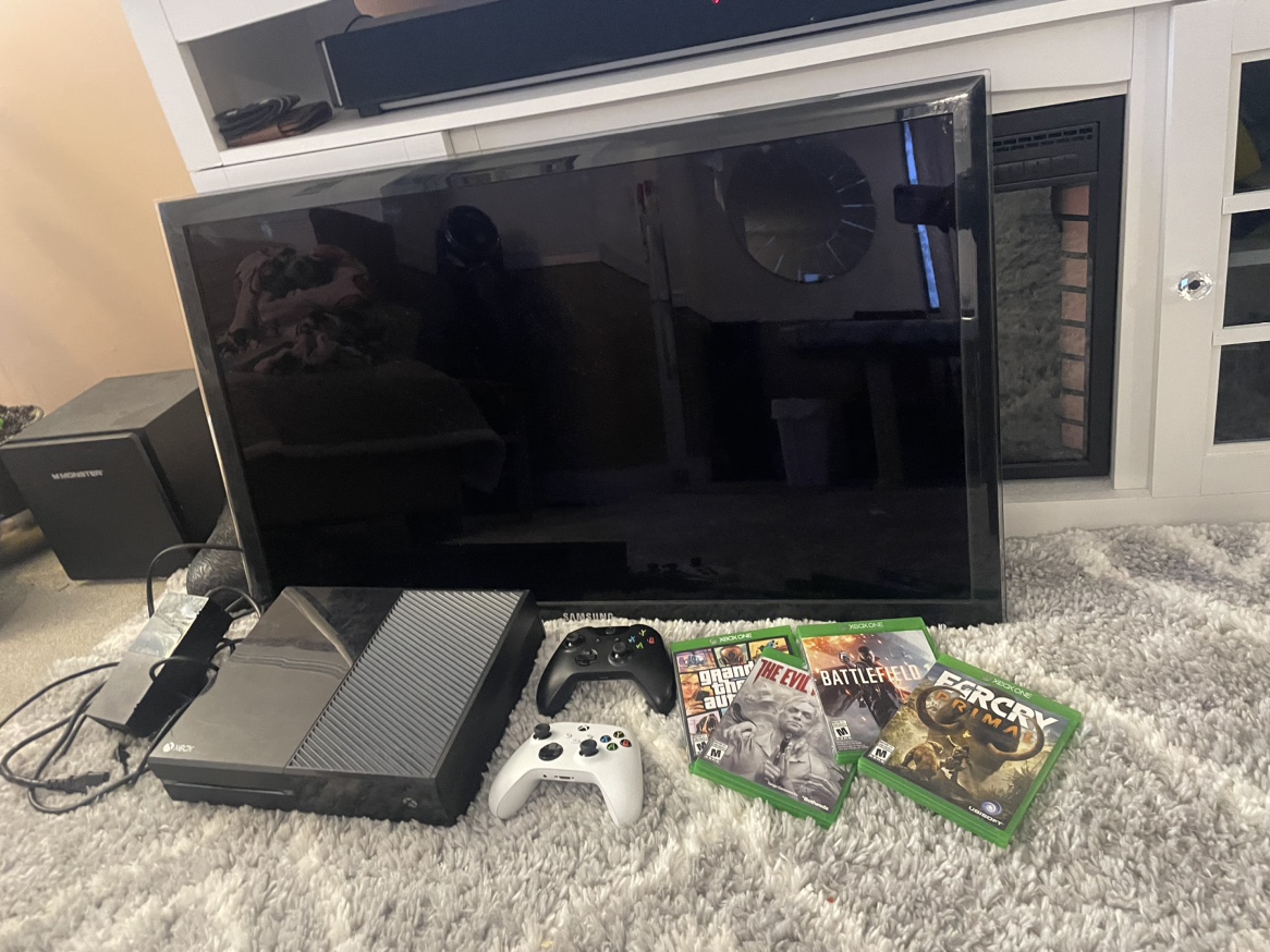 X-box 1, 5 games,2 controllers and Samsung tv