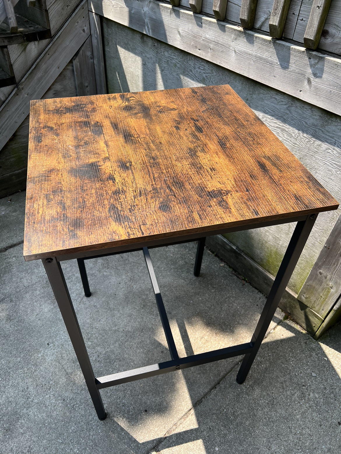 Counter-height table image indicator(3)