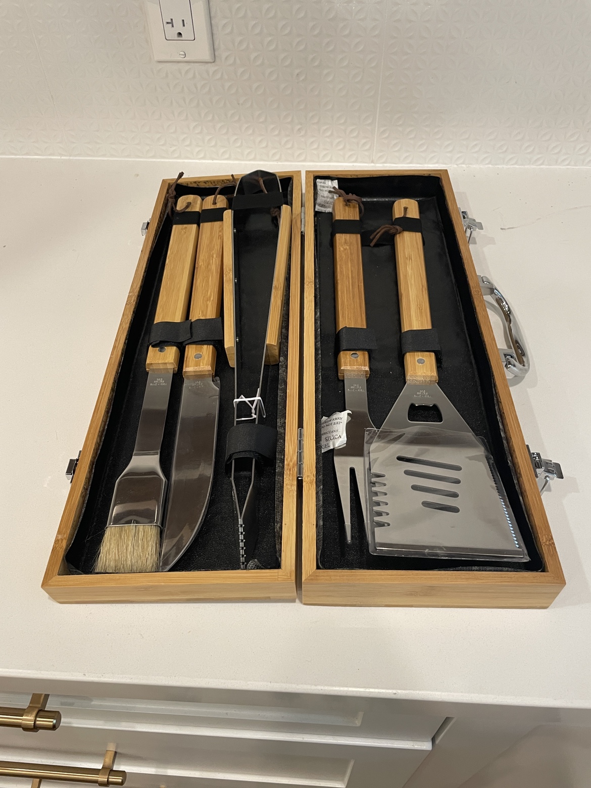 BBQ Set - 5 Pieces - Wood Finish (Brand New) - photo 2