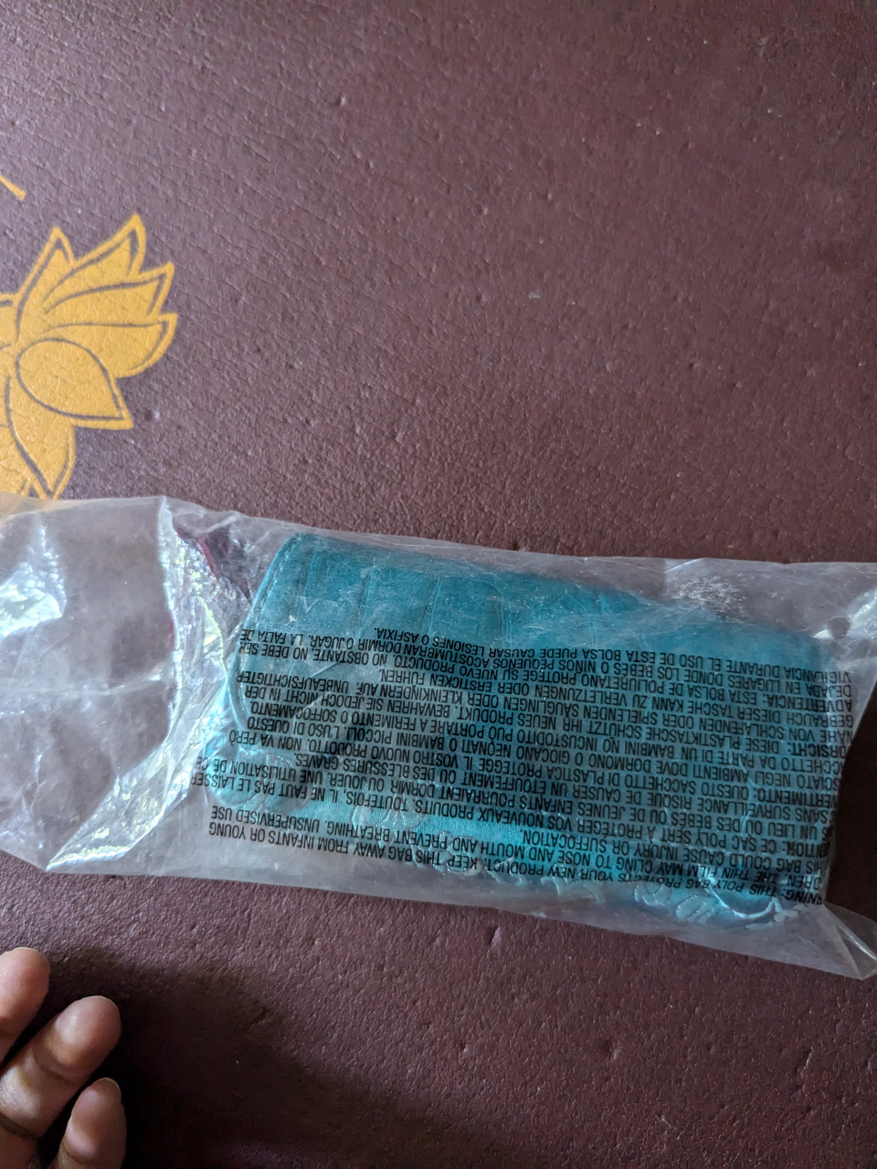 Mac cosmetics lipstick/coins bag image indicator(4)