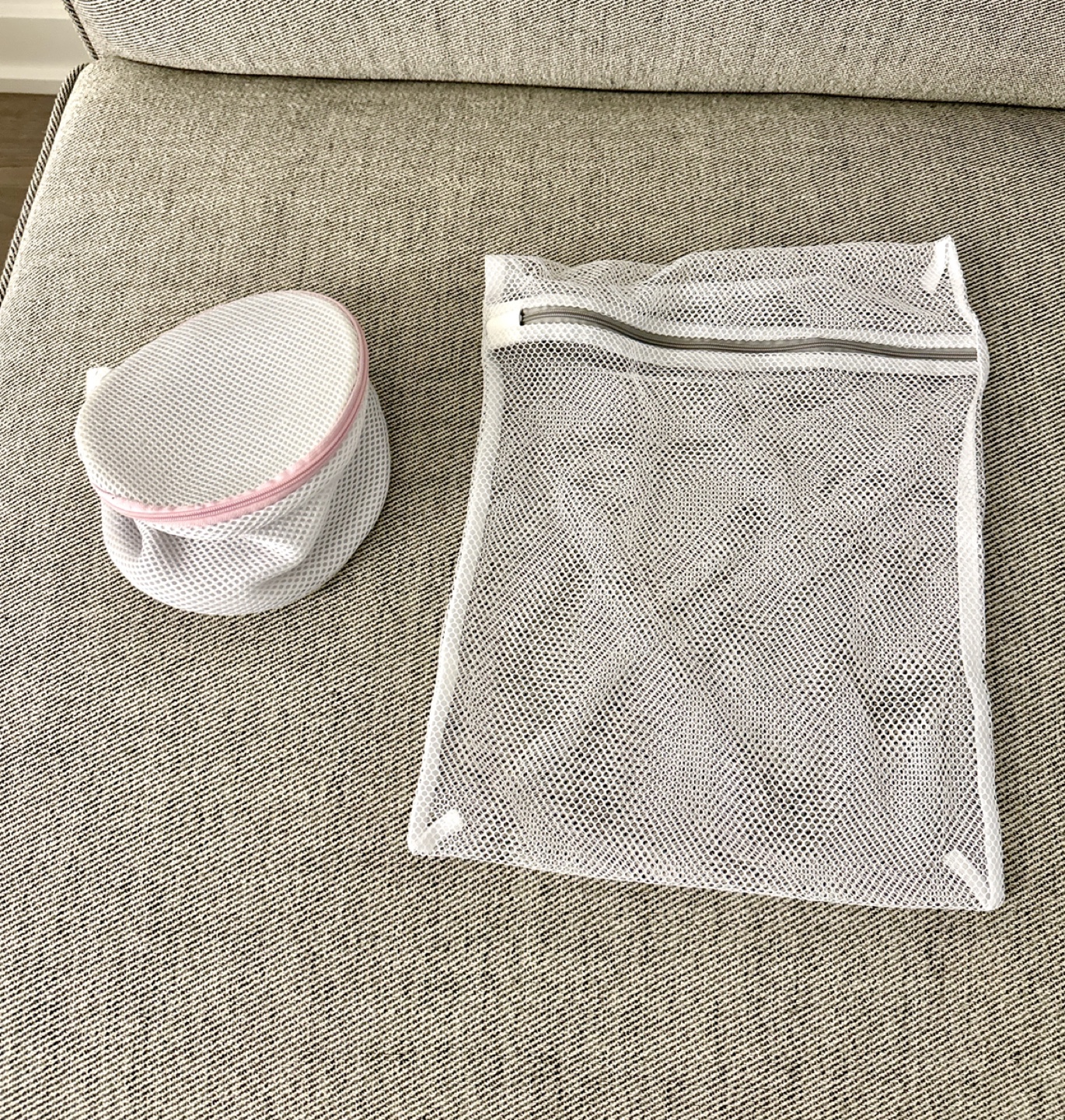 Mesh Laundry Bags Set of 2 thumbnail