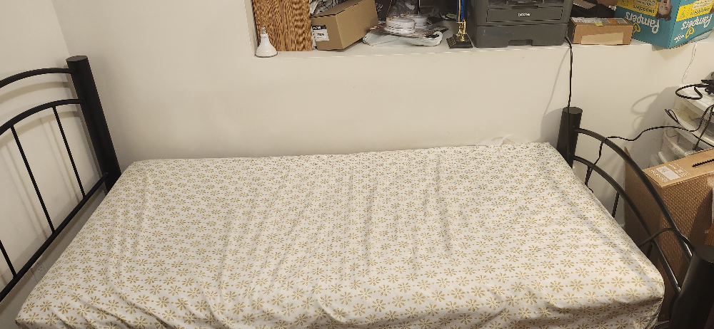bed - photo 2
