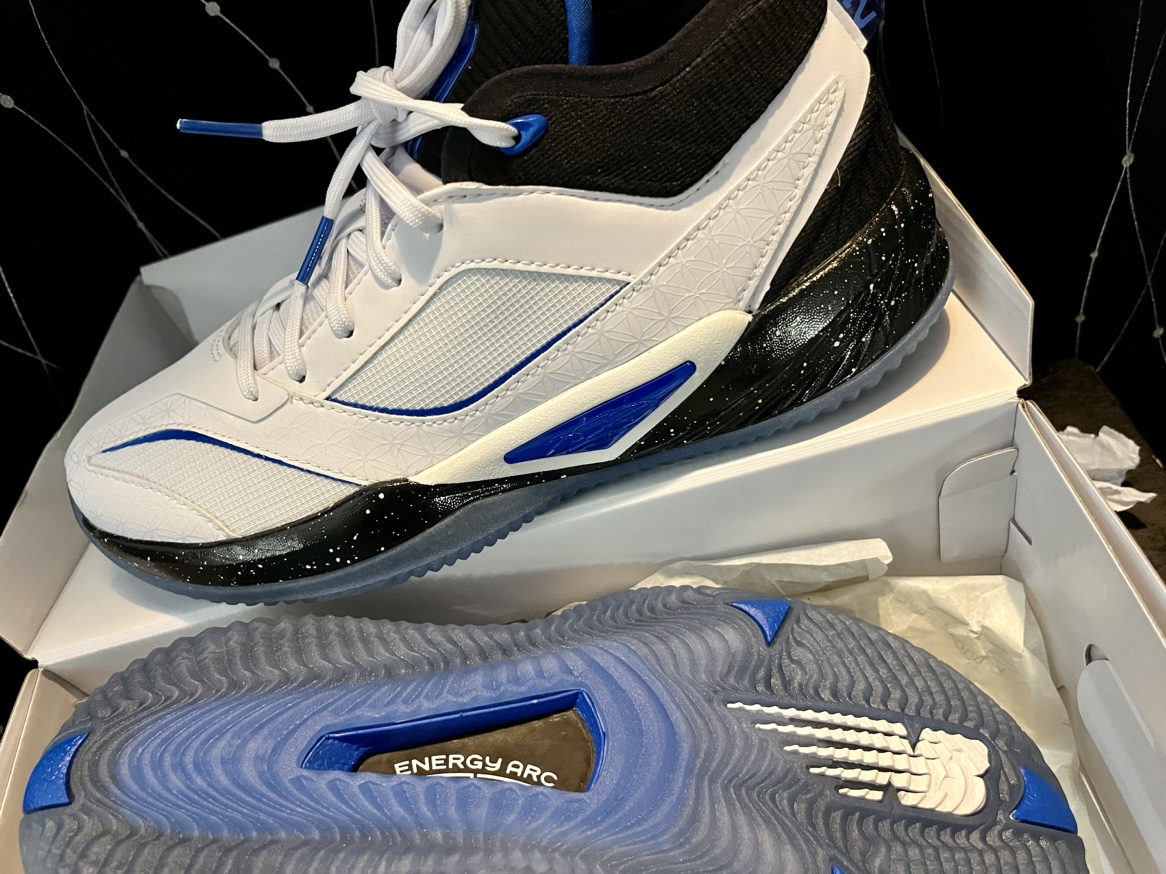 KAWHI III BASKETBALL SHOES - MEN’S SIZE 8 image indicator(5)