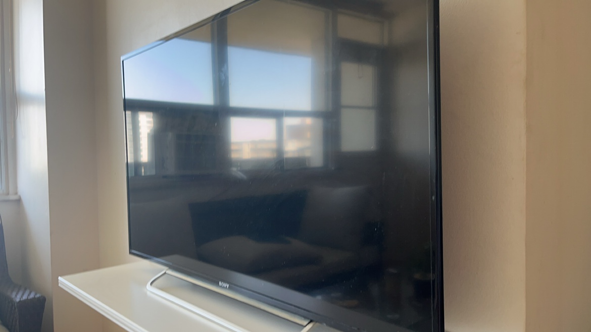 (FREE DELIVERY) Sony Tv thumbnail