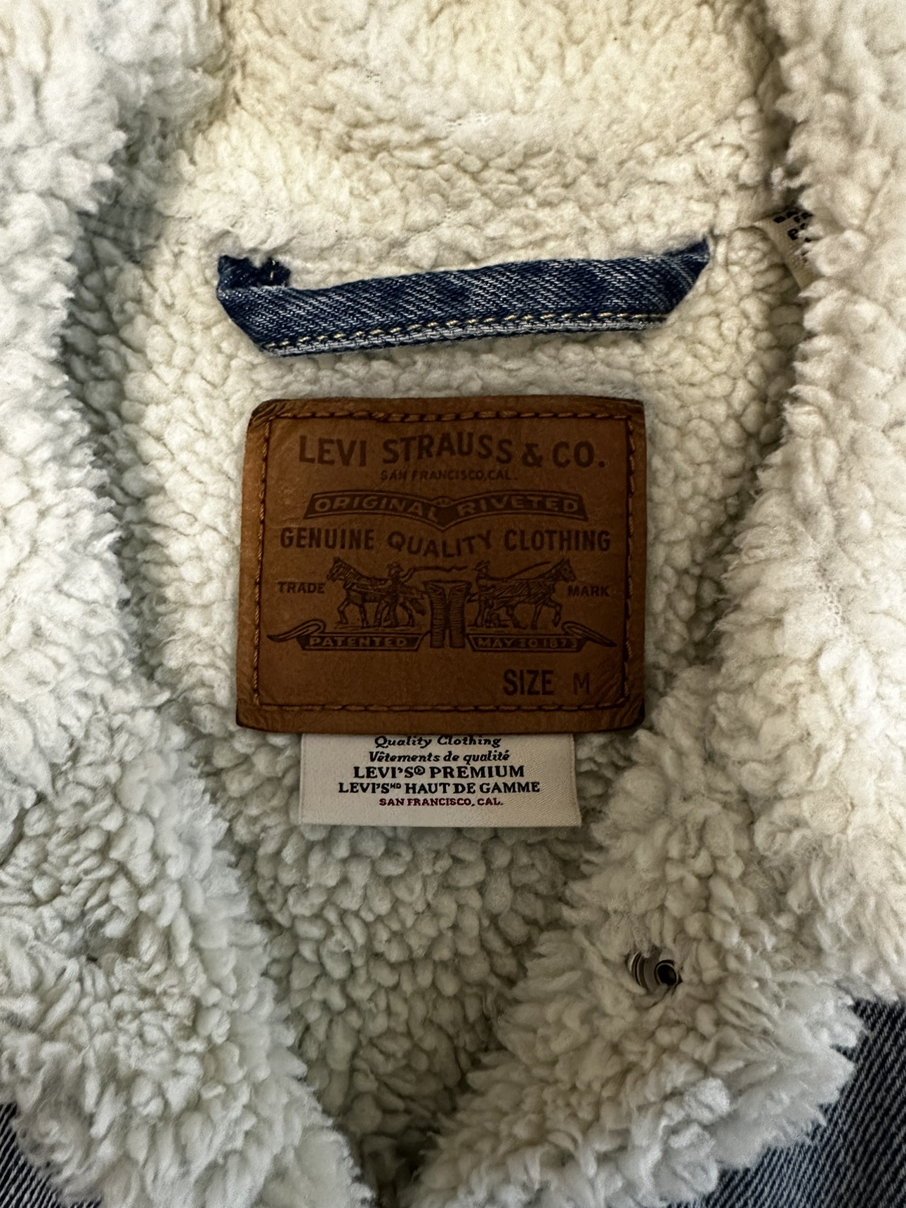 Men’s Levi’s Jean Jacket - Size Medium - photo 2