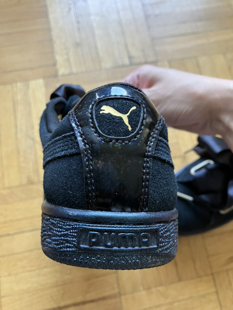 Puma Suede Heart Size 7.5 Shoes / Sneakers image indicator(5)