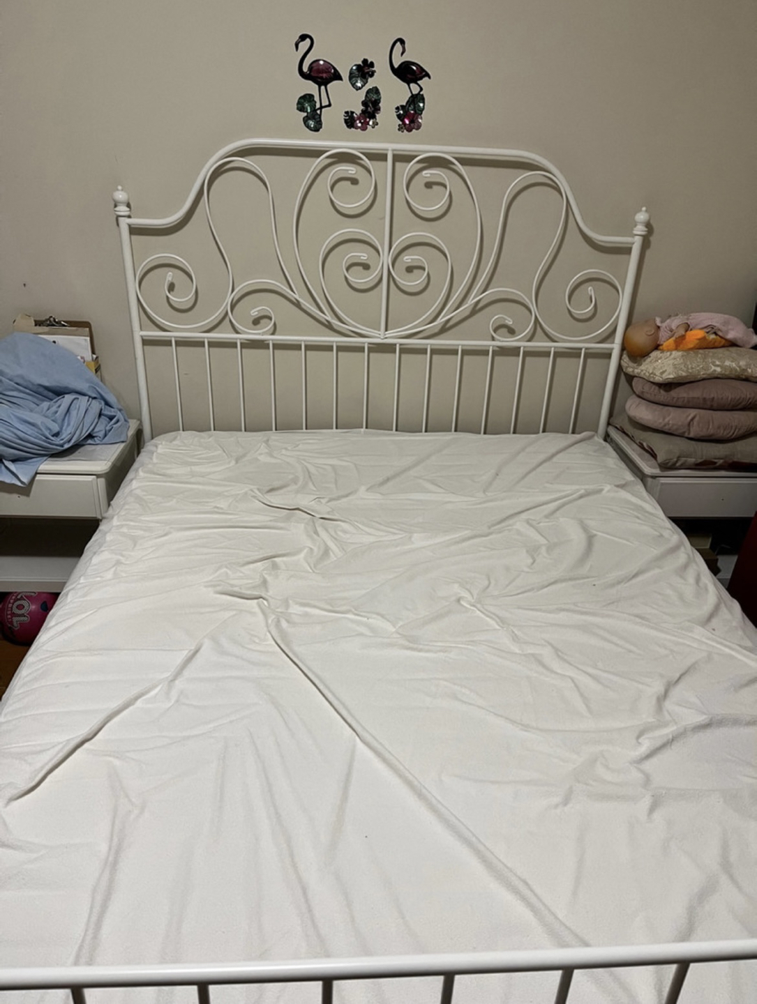 IKEA Queen White Frame image indicator(2)