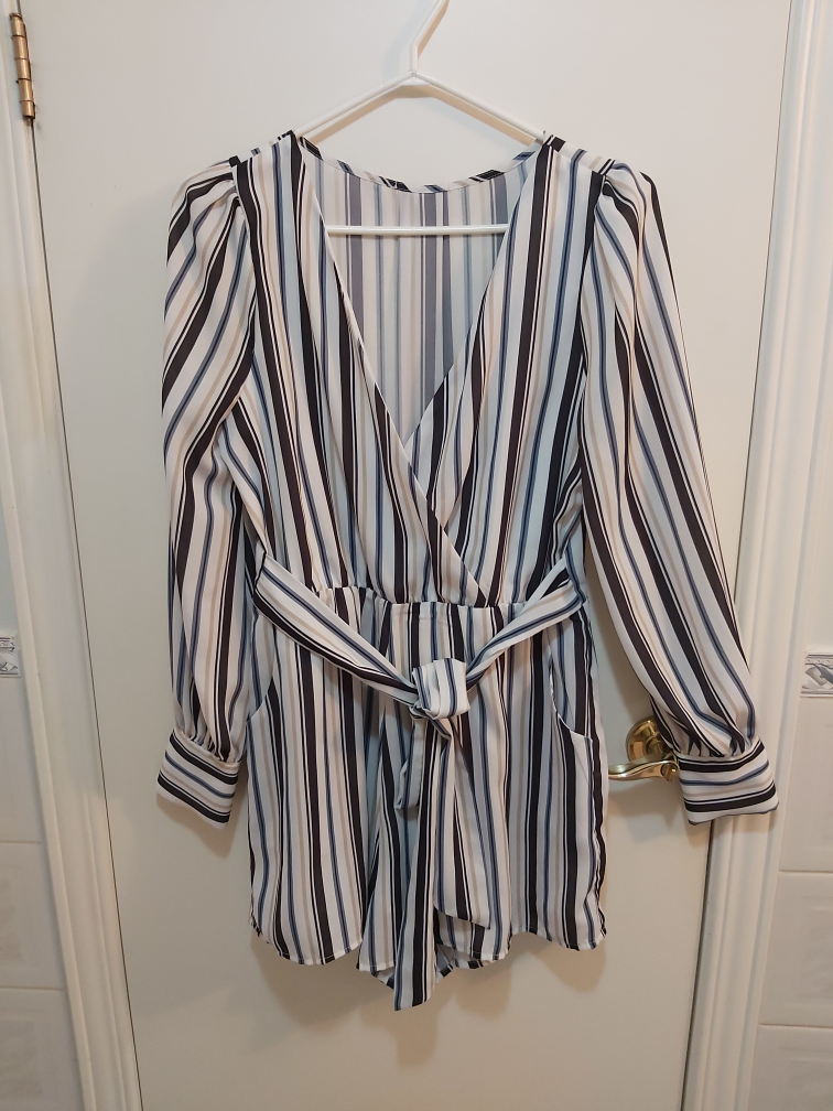 White Romper With Stripes Size Medium (M) image indicator(2)
