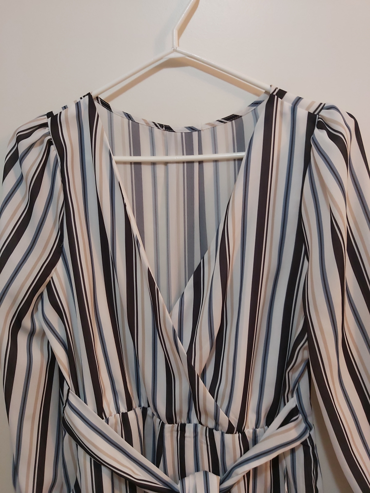 White Romper With Stripes Size Medium (M) image indicator(3)