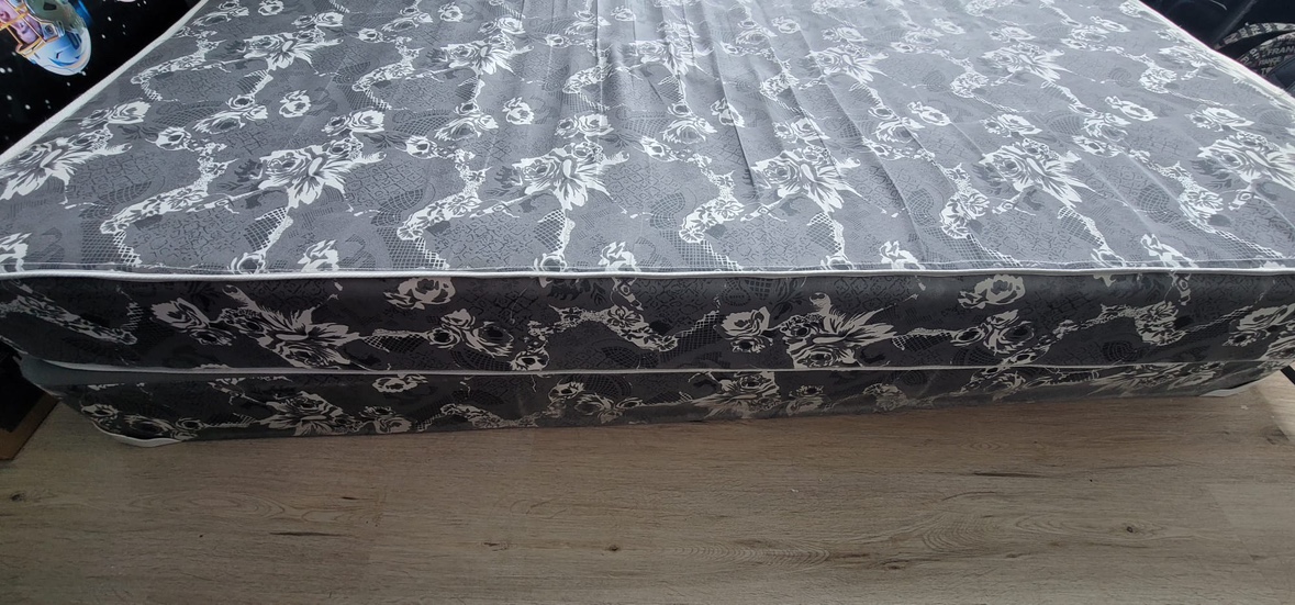 Queen Mattress plus base
