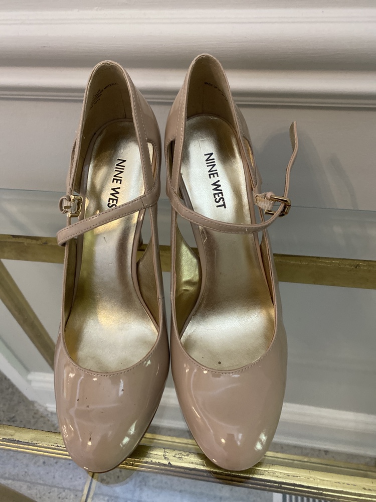 Nine West Heels size 8.5 - Cream colour image indicator(2)