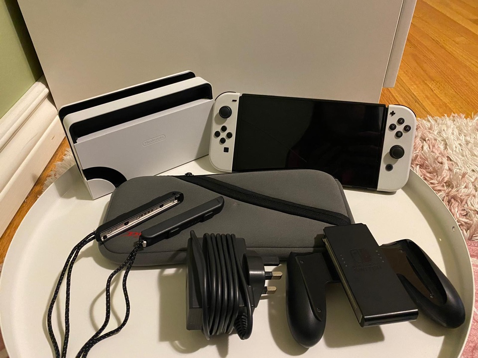 White NINTENDO SWITCH - photo 2