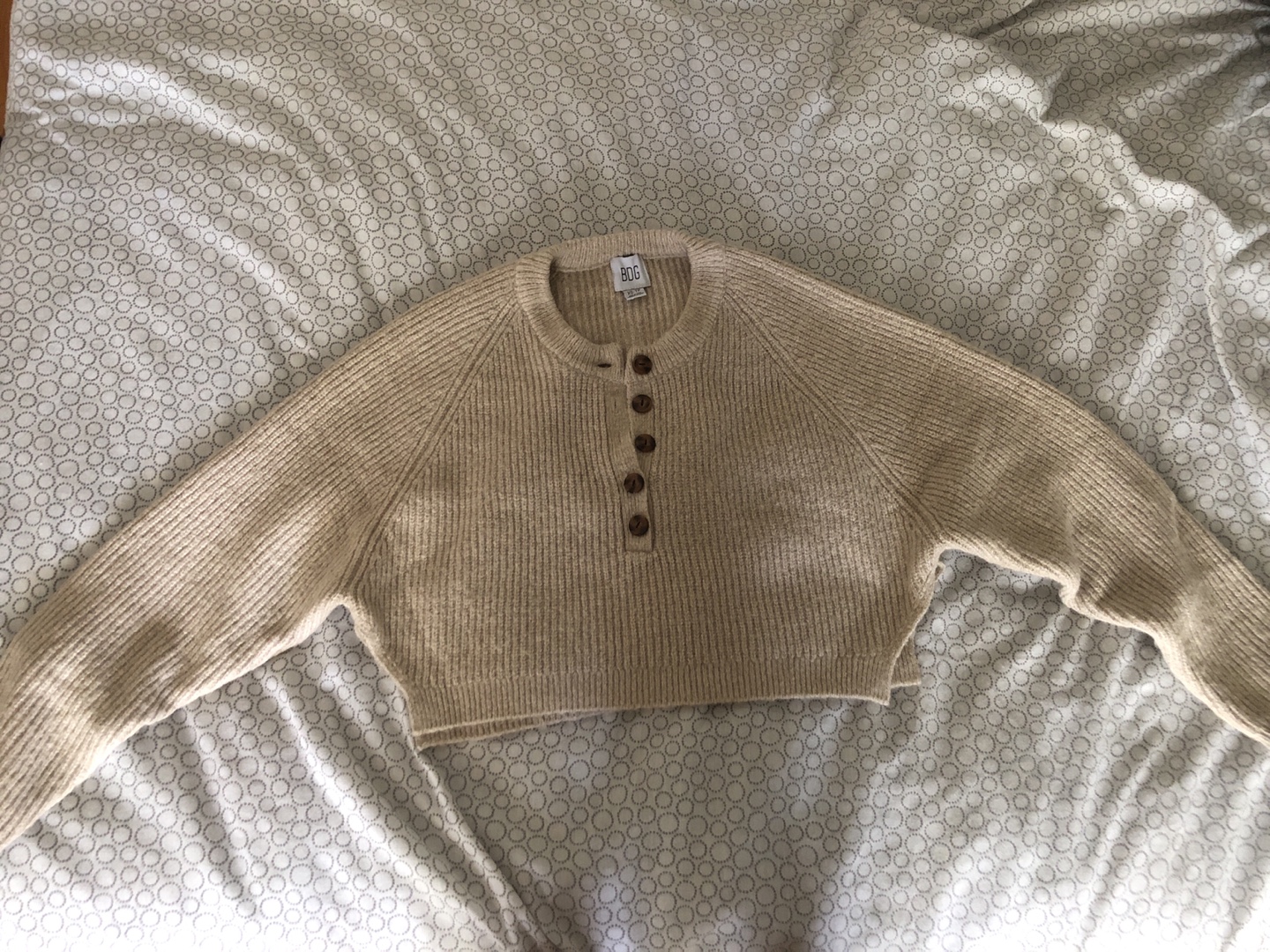 Cropped knit sweater image indicator(2)
