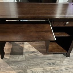 Computer table and chairr