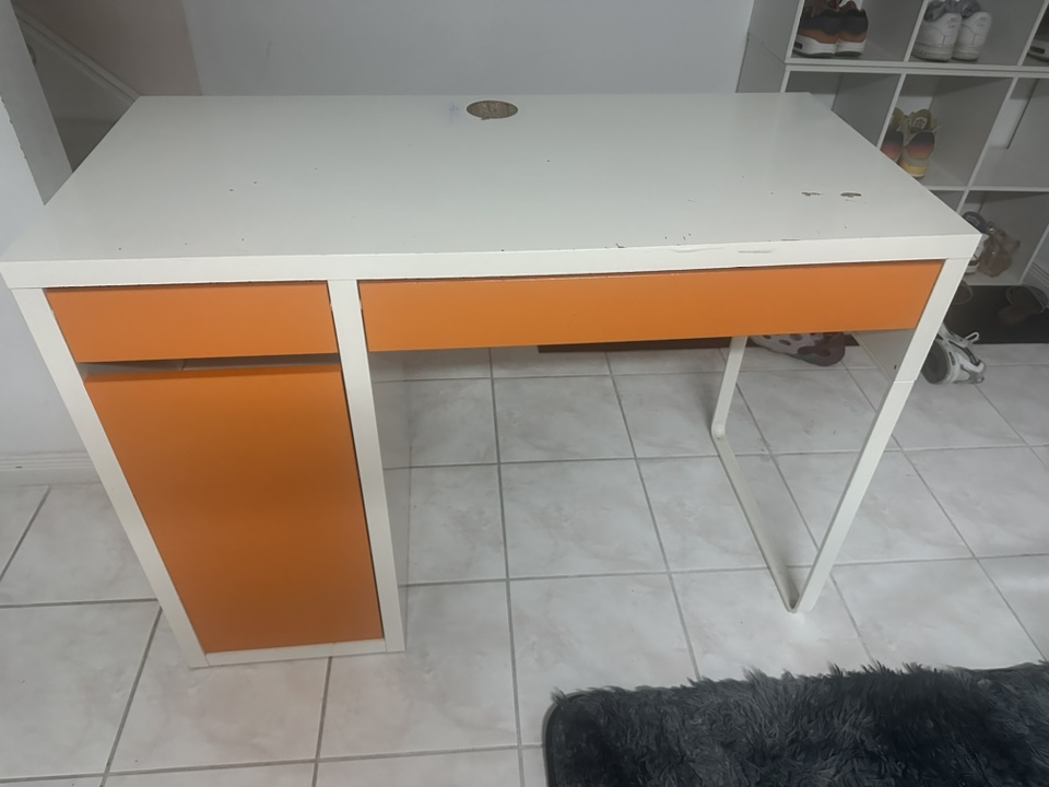 Desk thumbnail