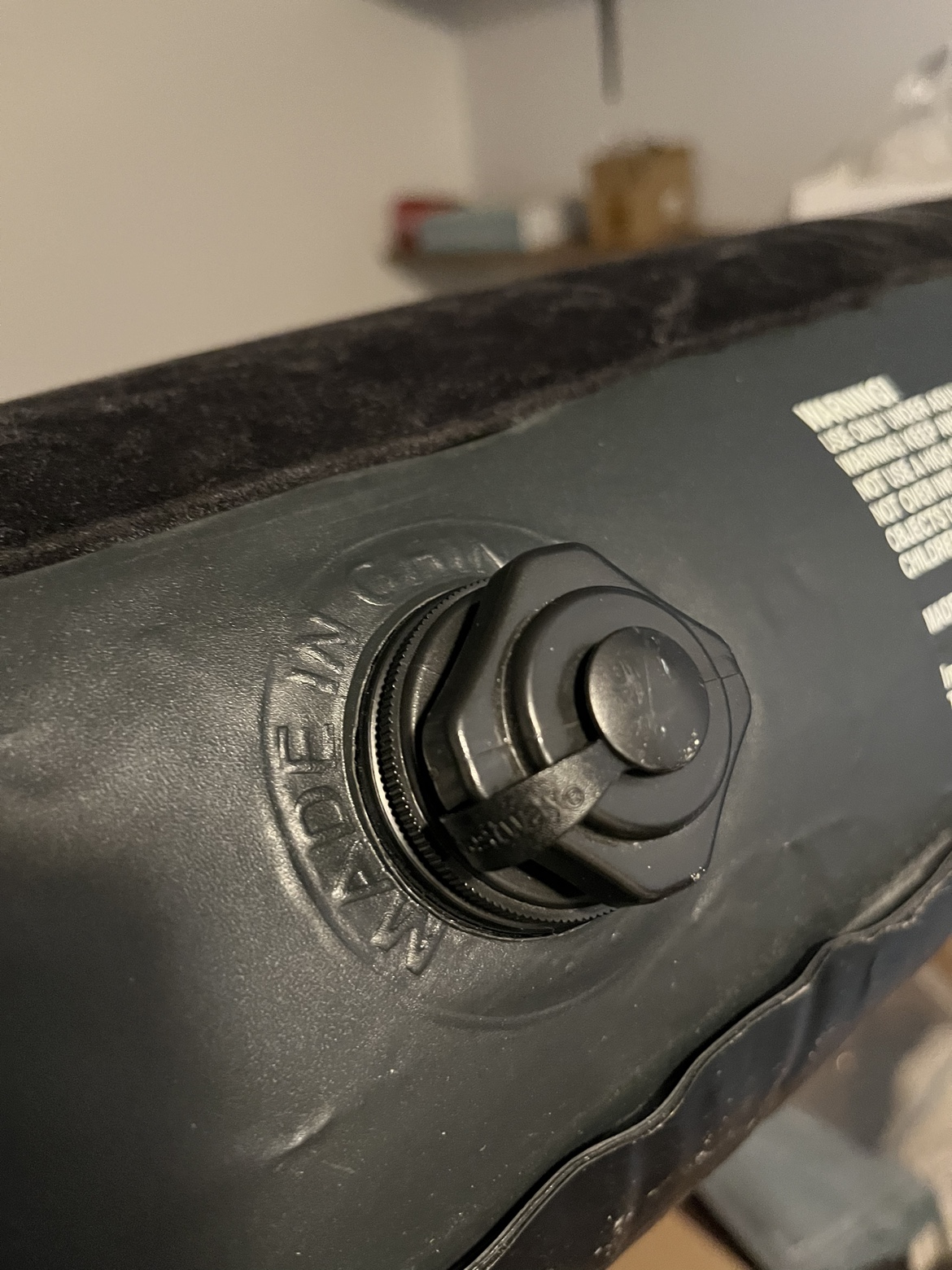 Air mattress (Twin) - photo 2