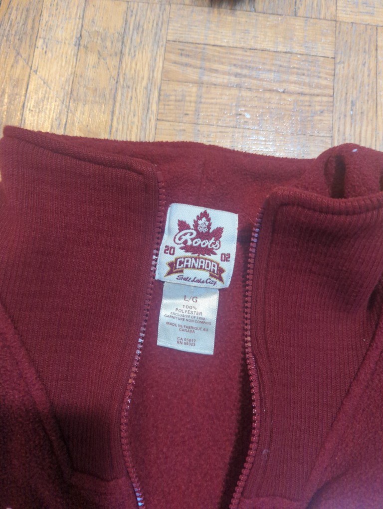 ROOTS 2002 Olympic vest image indicator(2)