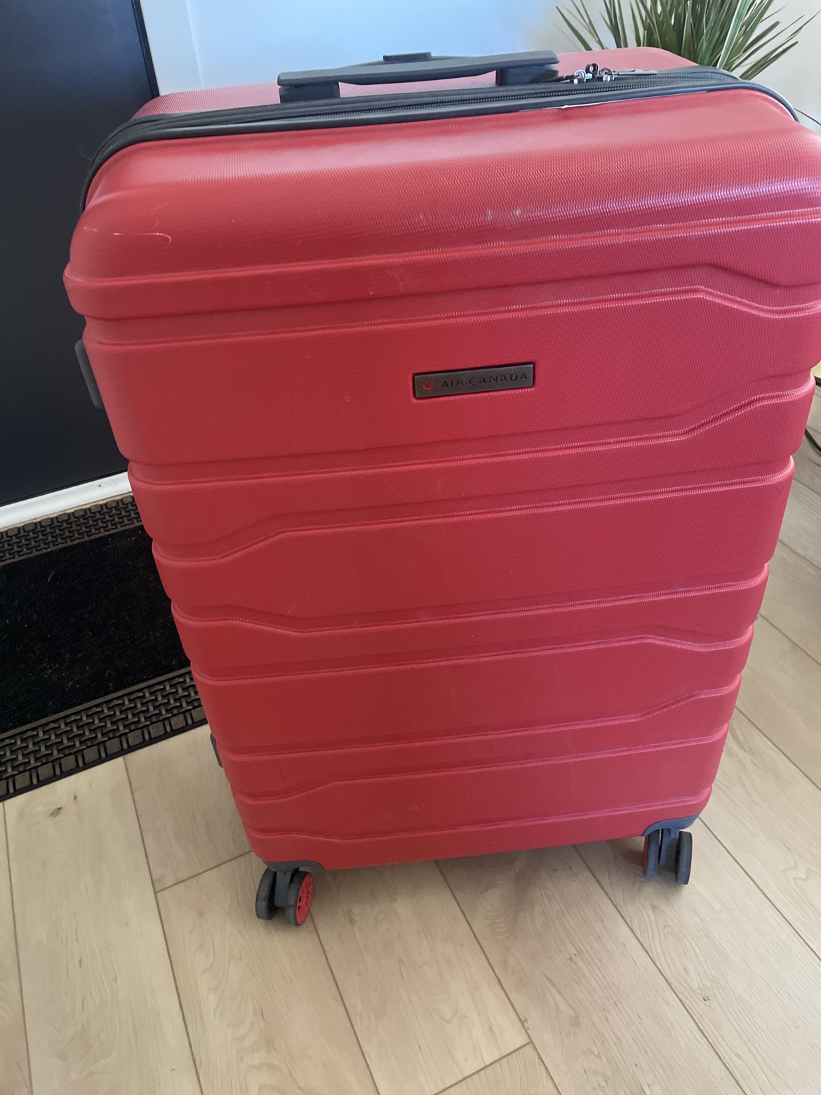 Large Air canada hardshell suitcase