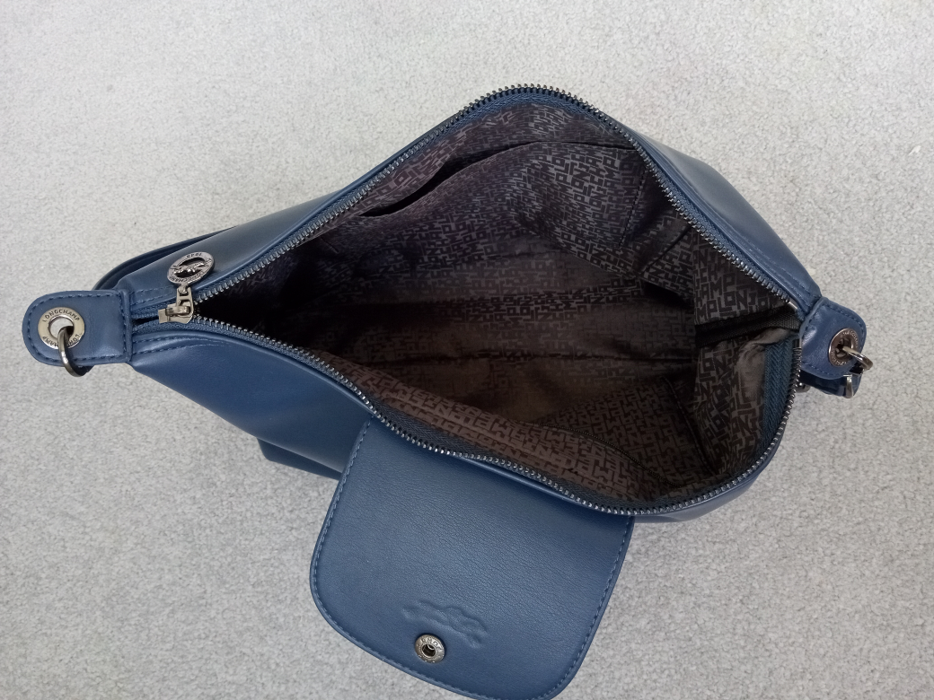 Longchamp purse image indicator(4)