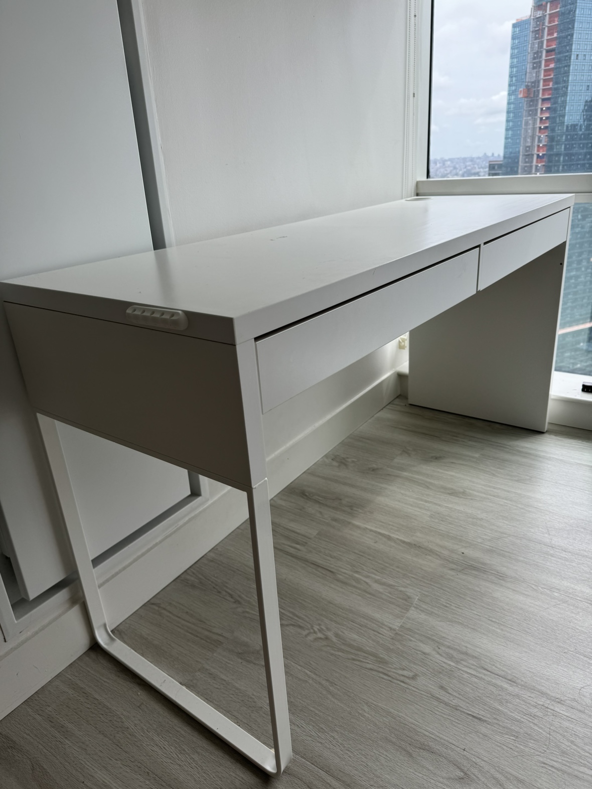 Office desk - photo 2
