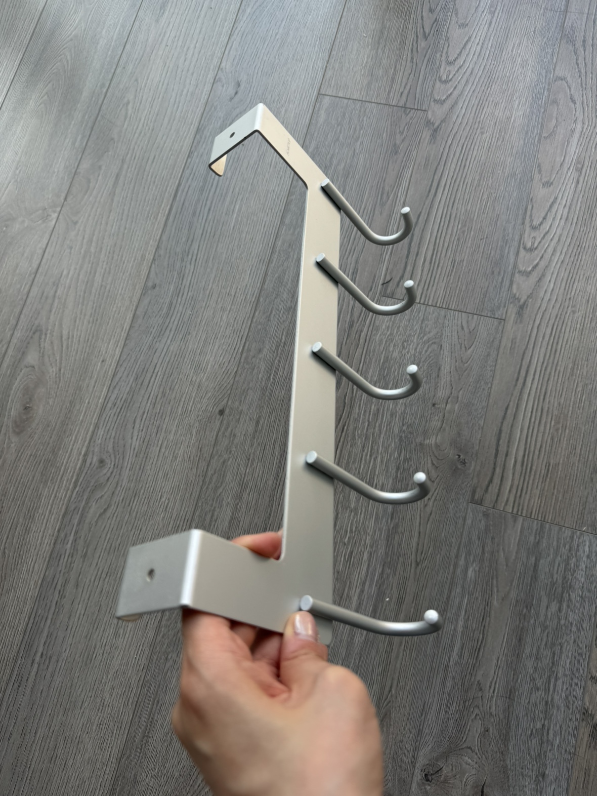 Over the door hooks image indicator(3)