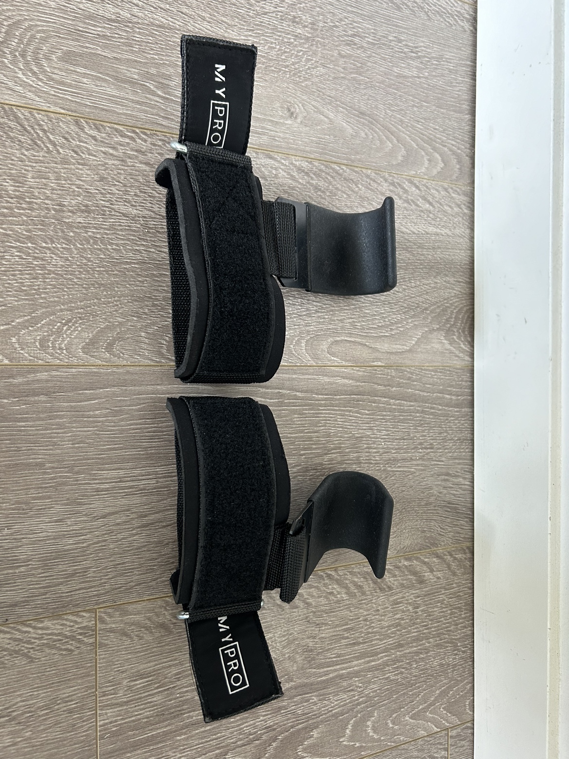Metal weight lifting straps