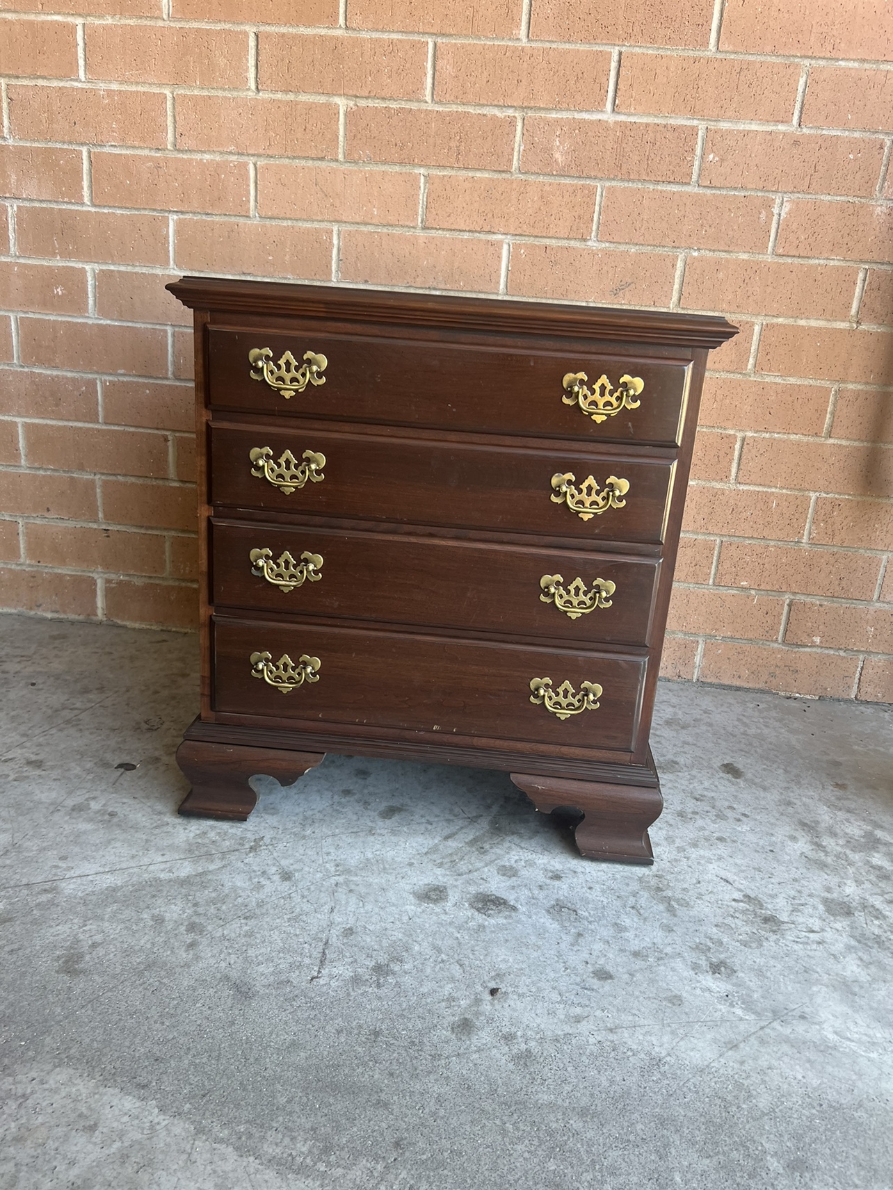 Ethan Allen, Nightstand/ small Chest of drawers