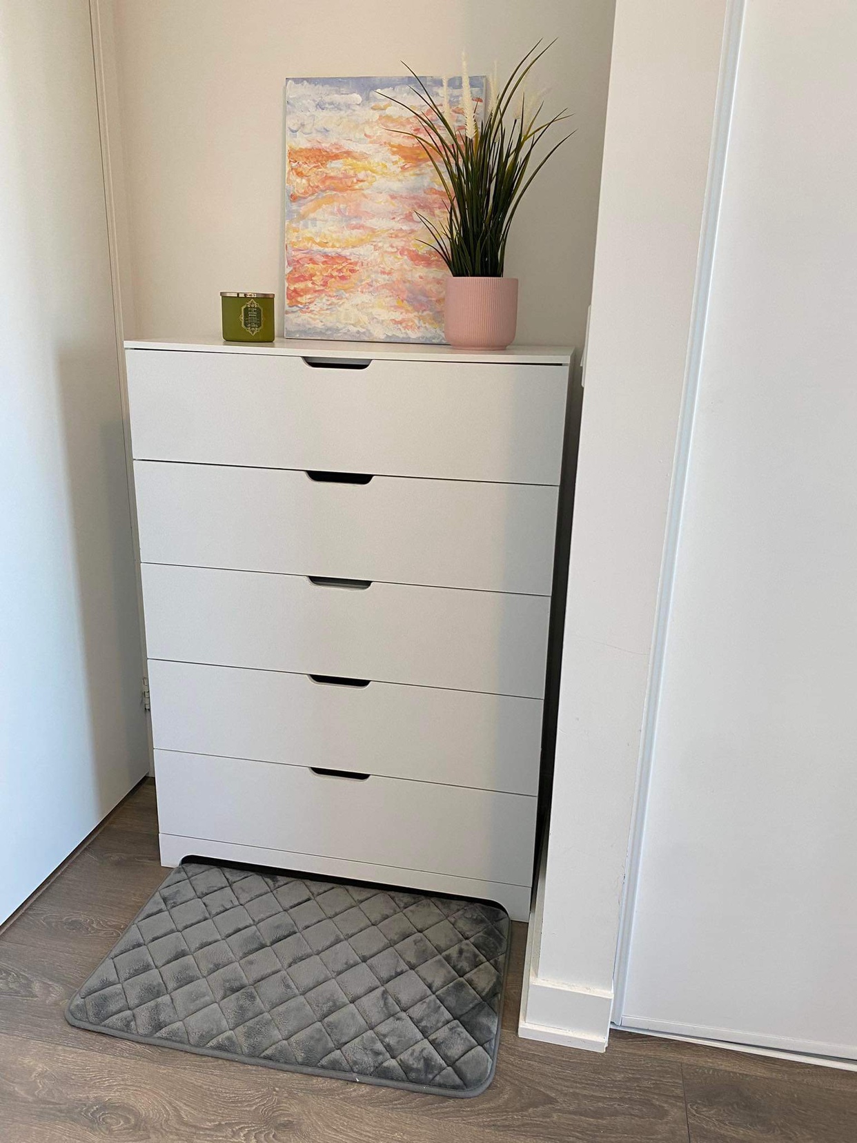 Brand new white 5 drawer dresser (delivery available) image indicator(10)