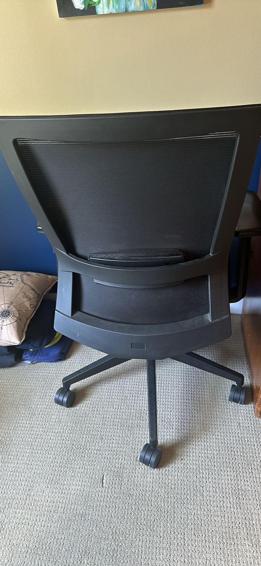 Black office chair