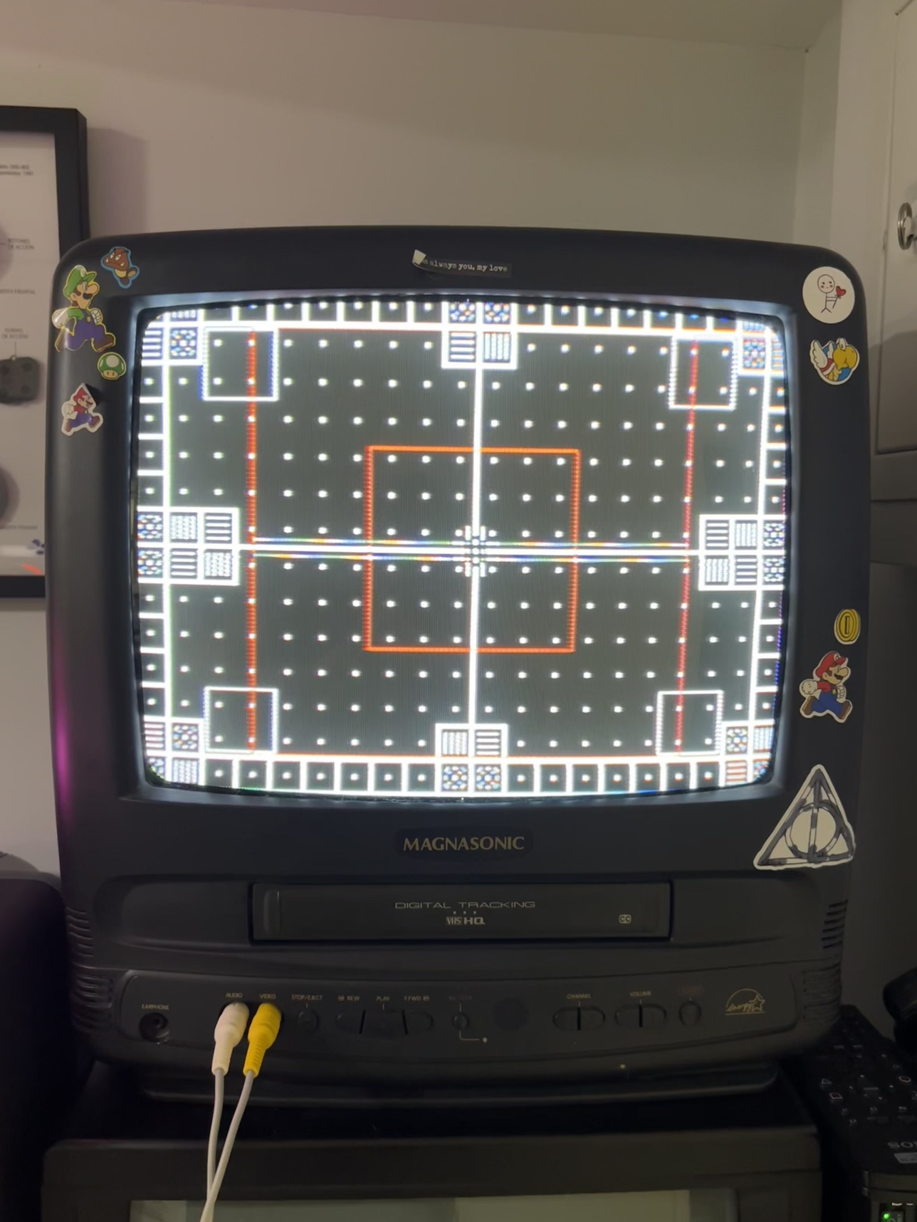 Magnasonic tv 13 inches - photo 2