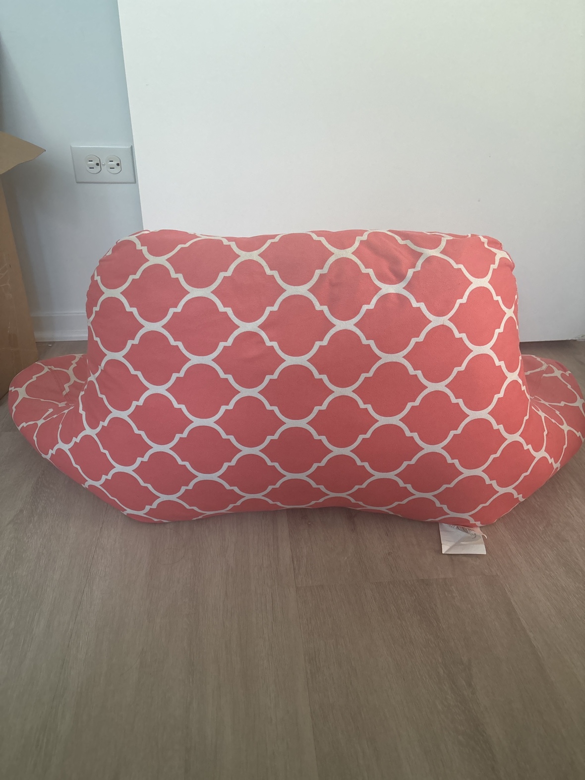 Free bed rest pillow - photo 3