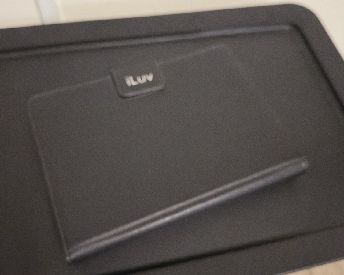 ILuv iPad Bluetooth Keyboard & Case image indicator(2)